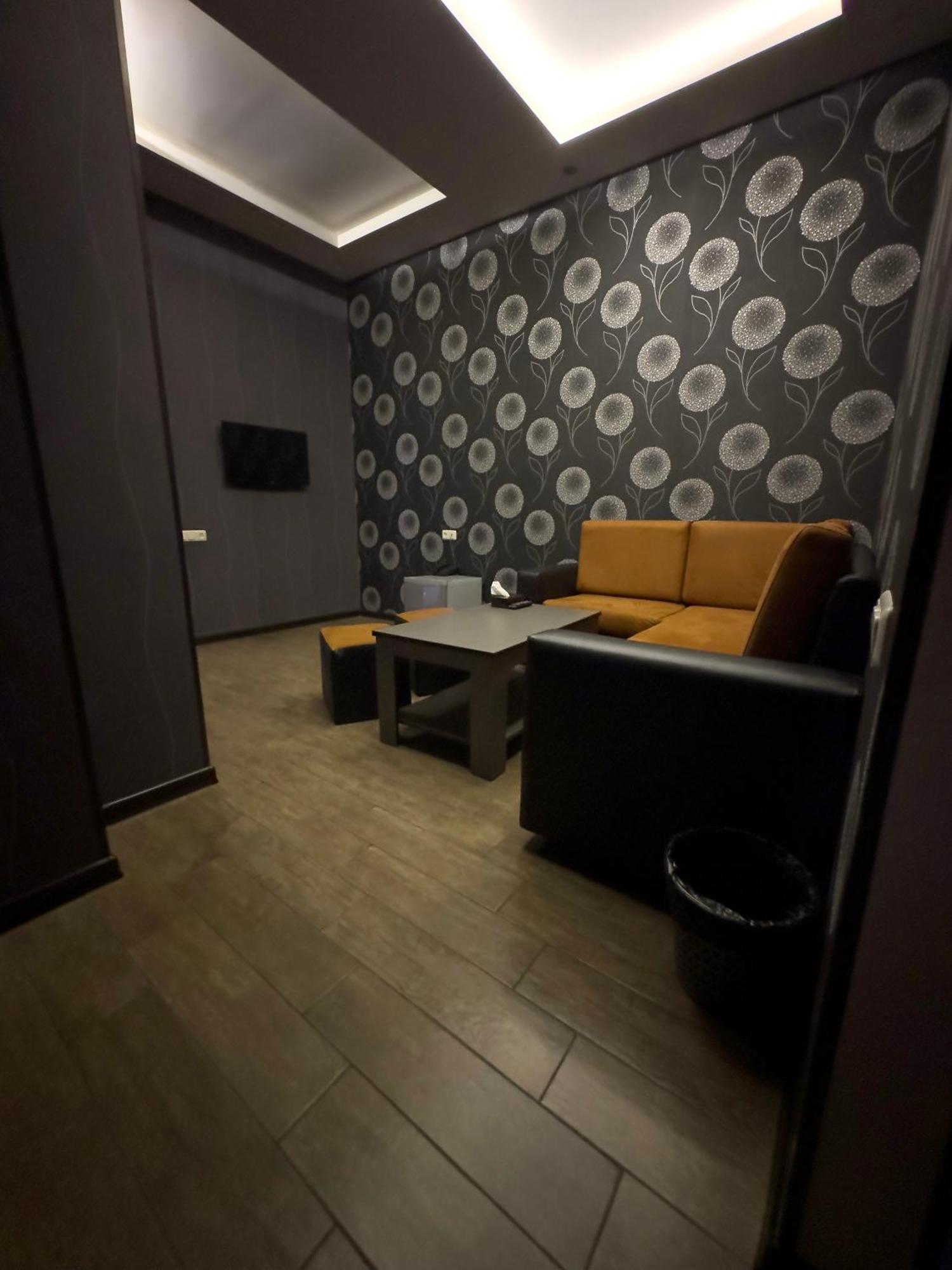 Eridana Hotel エレバン エクステリア 写真