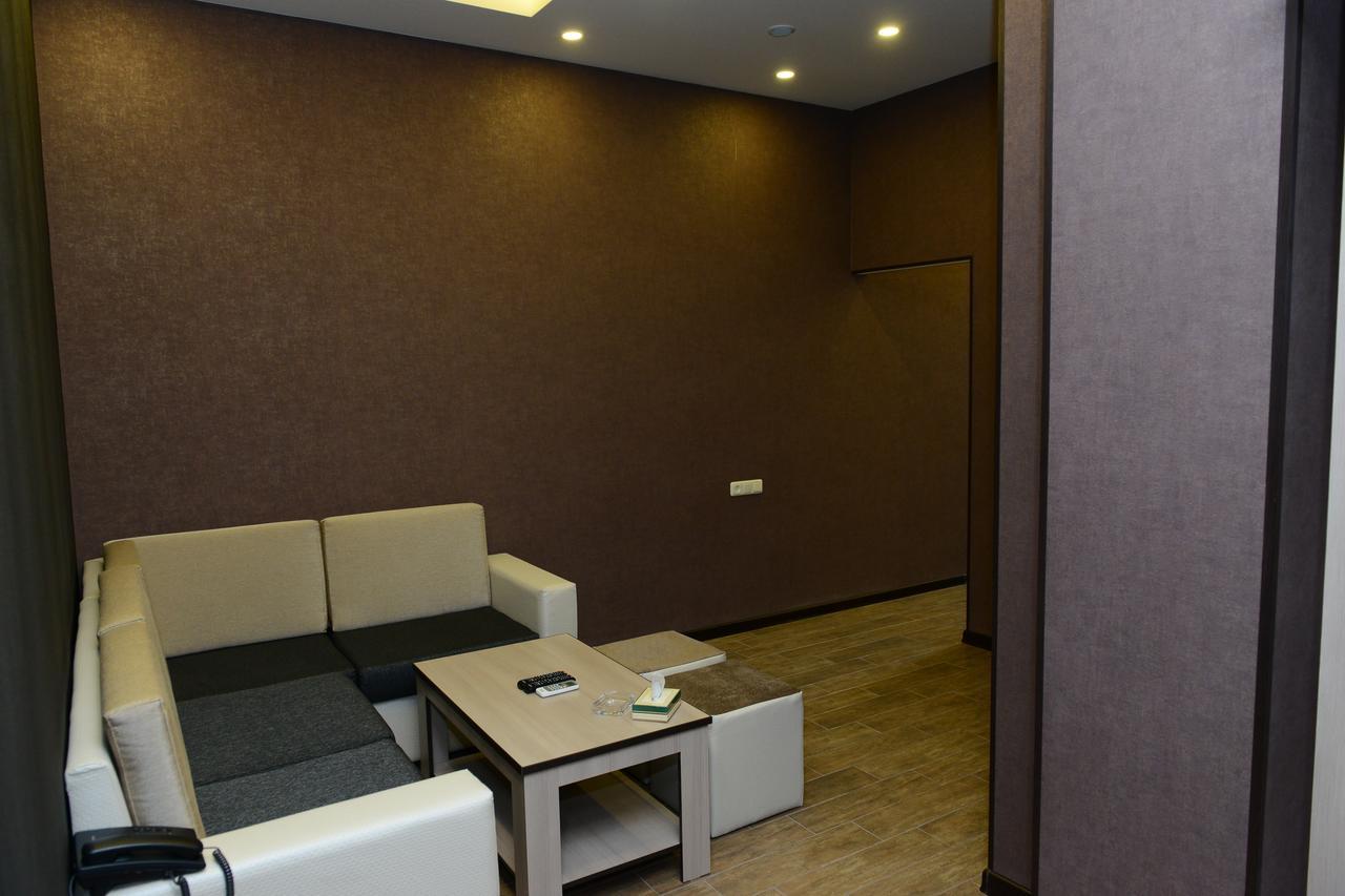 Eridana Hotel エレバン エクステリア 写真