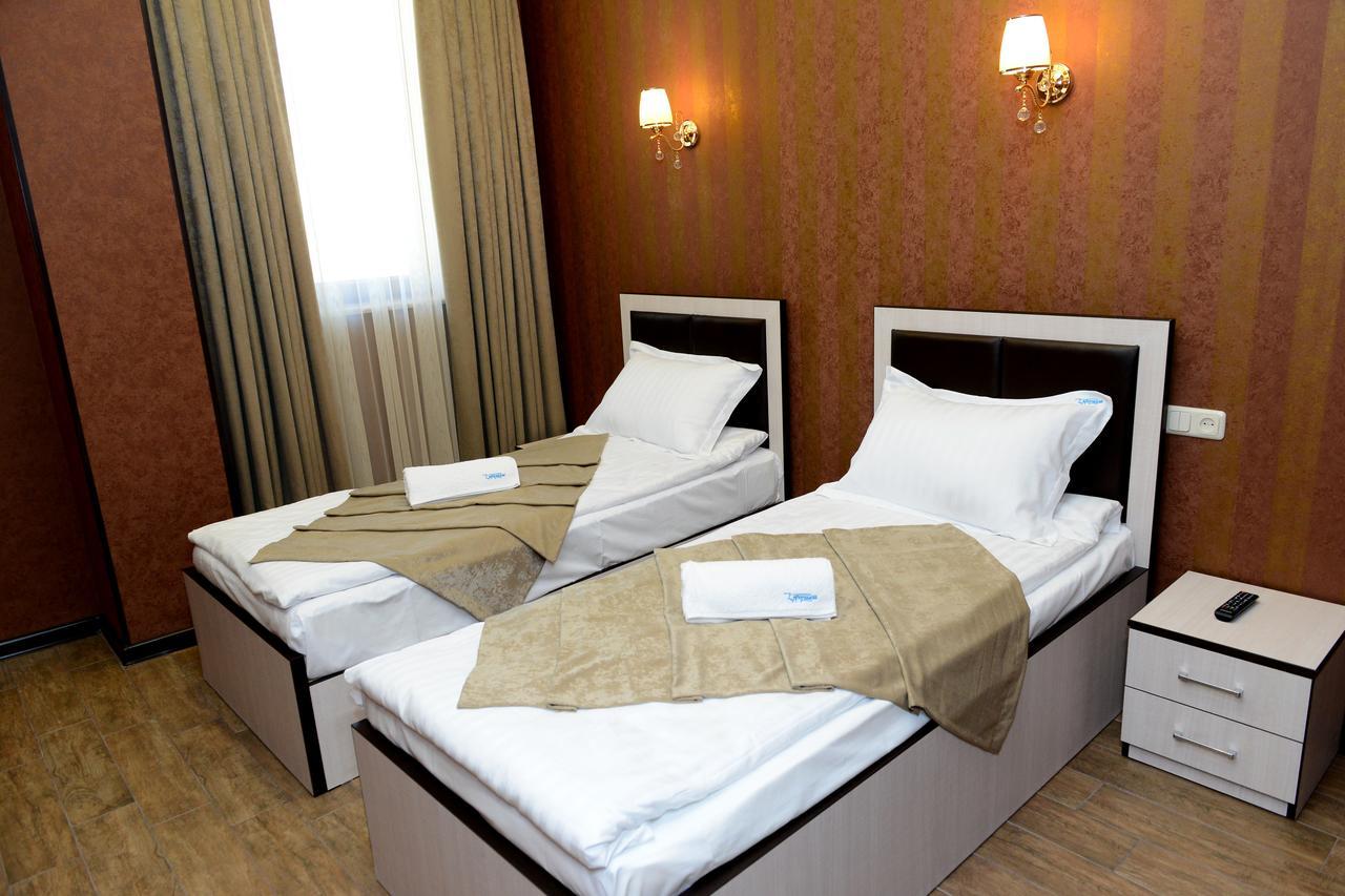 Eridana Hotel エレバン エクステリア 写真
