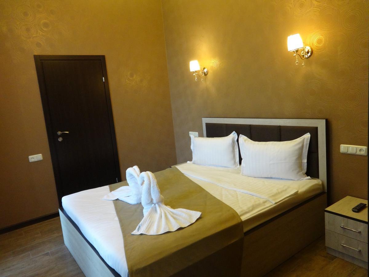 Eridana Hotel エレバン エクステリア 写真