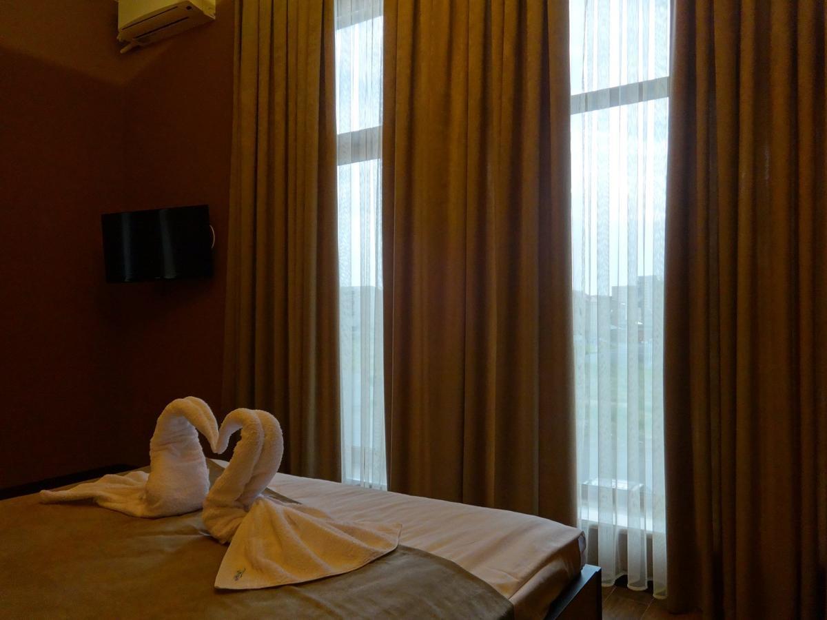 Eridana Hotel エレバン エクステリア 写真