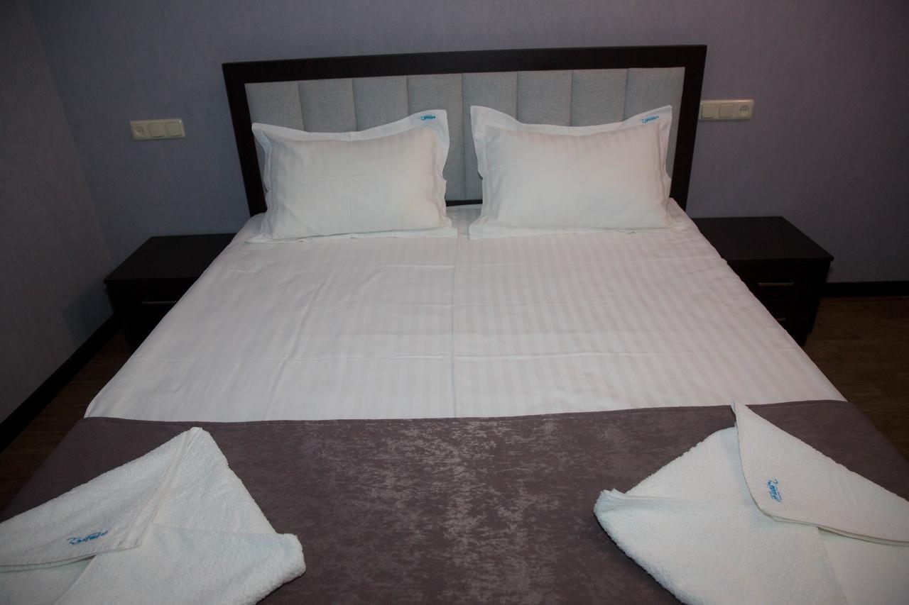 Eridana Hotel エレバン エクステリア 写真