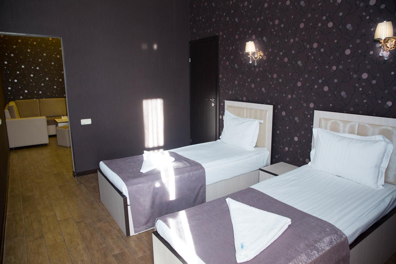 Eridana Hotel エレバン エクステリア 写真
