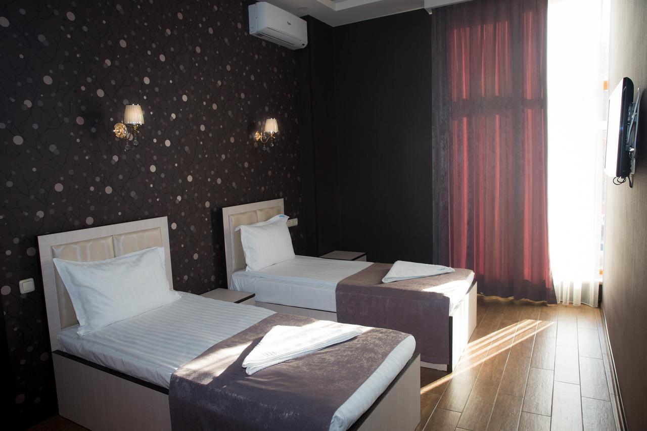 Eridana Hotel エレバン エクステリア 写真