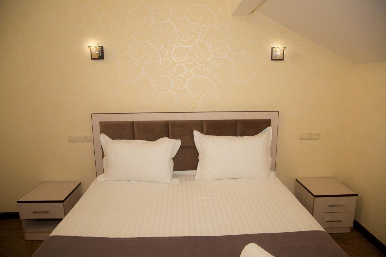 Eridana Hotel エレバン エクステリア 写真