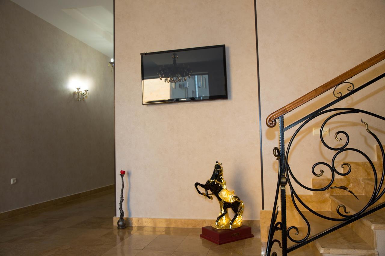 Eridana Hotel エレバン エクステリア 写真