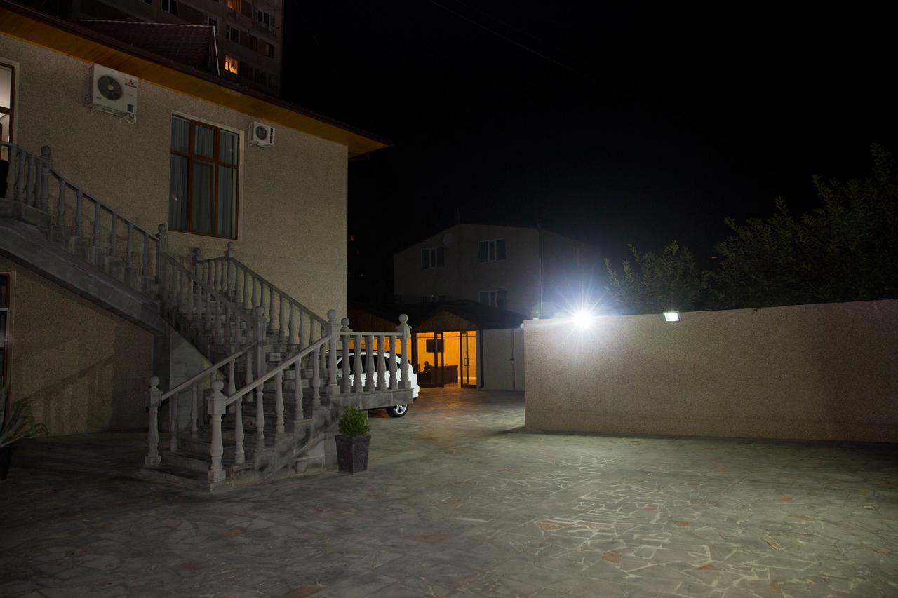 Eridana Hotel エレバン エクステリア 写真